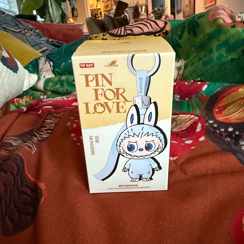 Pop Mart Pin For Love Keychain- F